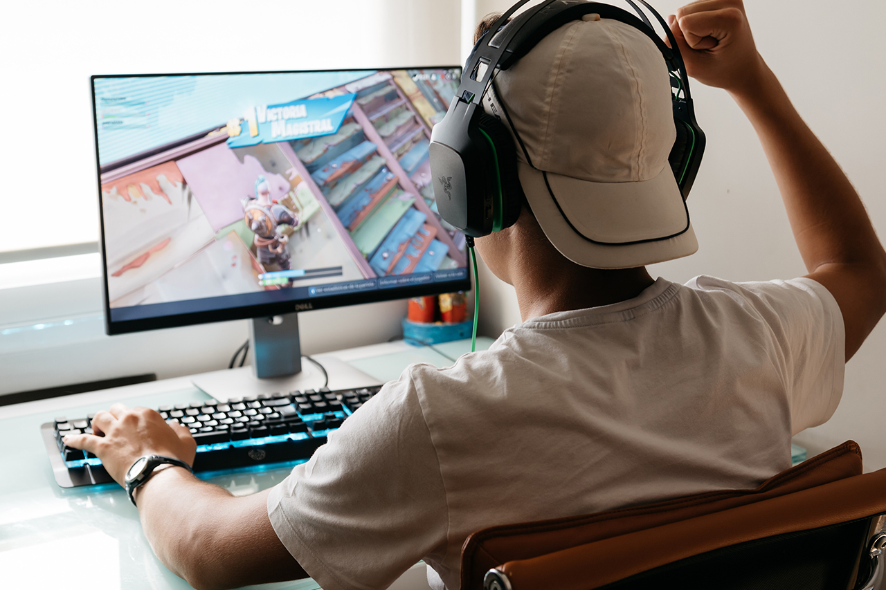 E-sports Health and Safety: 5 Tips to Prevent Injuries from the Popular  Trend - Orthopaedic Hospital of Wisconsin